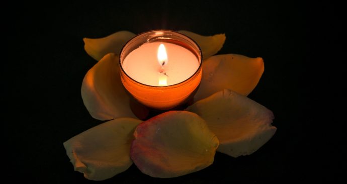 candle-957275_1920