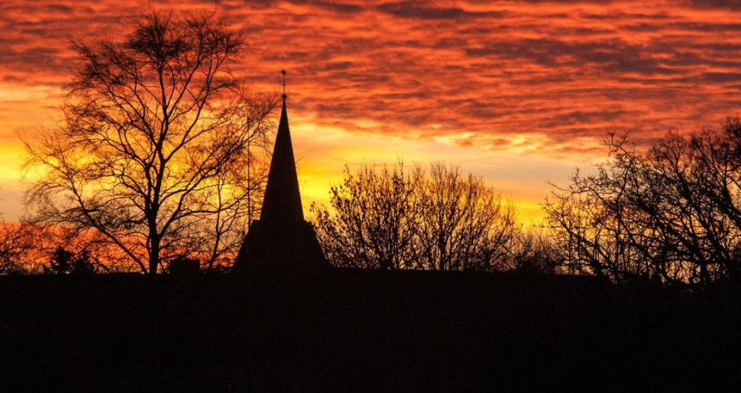 kerk-zonsondergang_1920-1170×680
