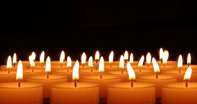 candles-492171_1280