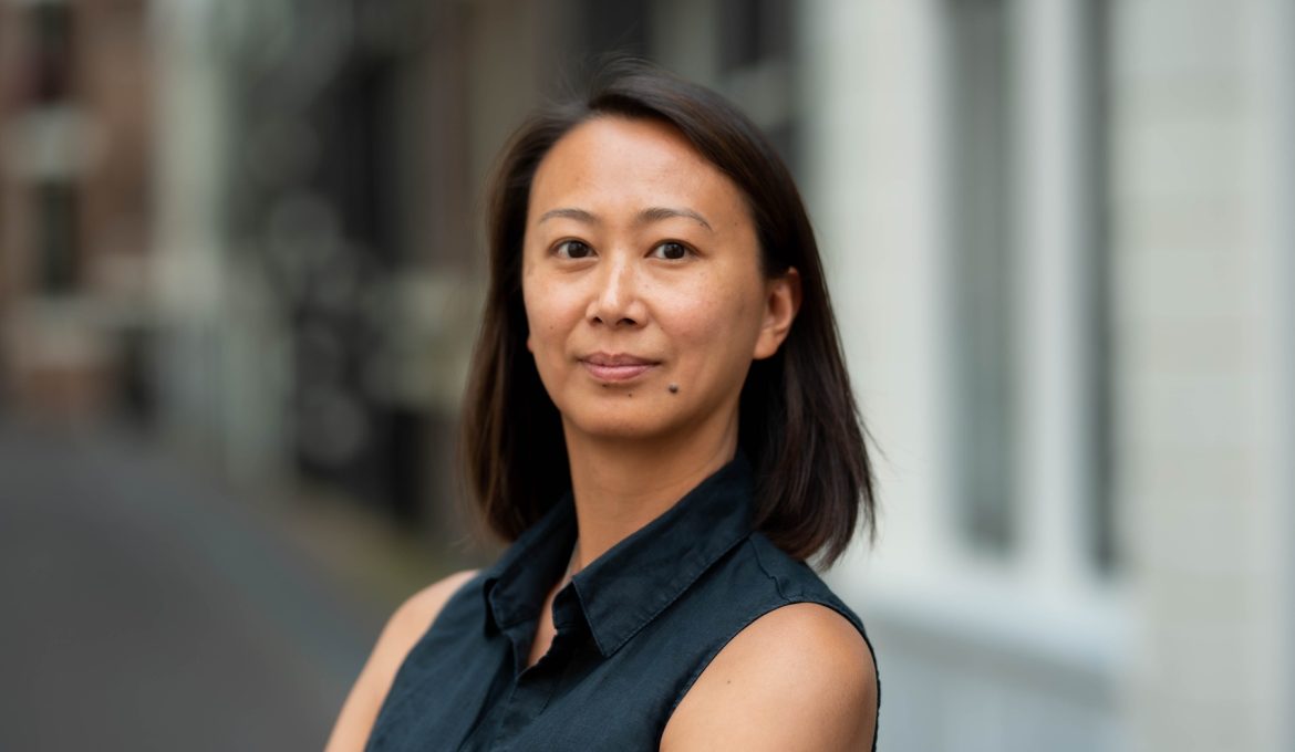 De rechte rug JULIE_WAAG_PORTRAIT_2