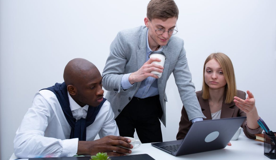 pexels-mikhail-nilov-6930556