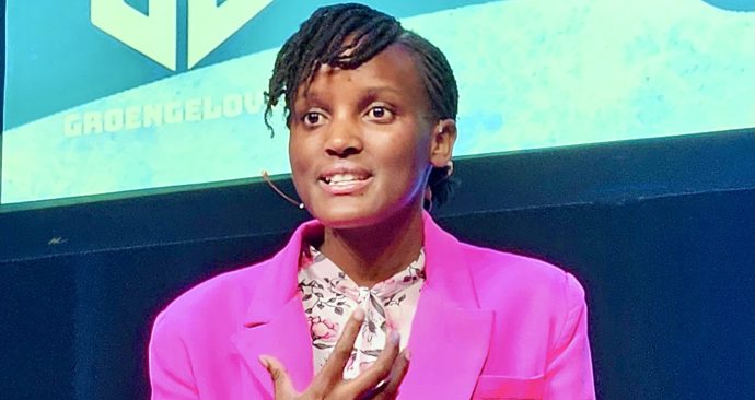 MD1 p14-15 vanessa nakate – kopie