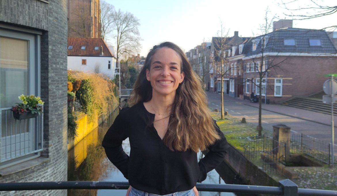 de rechte rug van…