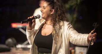 MD1 p8-9 Lets Get Lyrical met Cissy Joan (Niels Knelis)