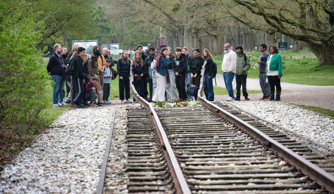 Nooit meer is ook vandaag zo-FKWmjT4-X4