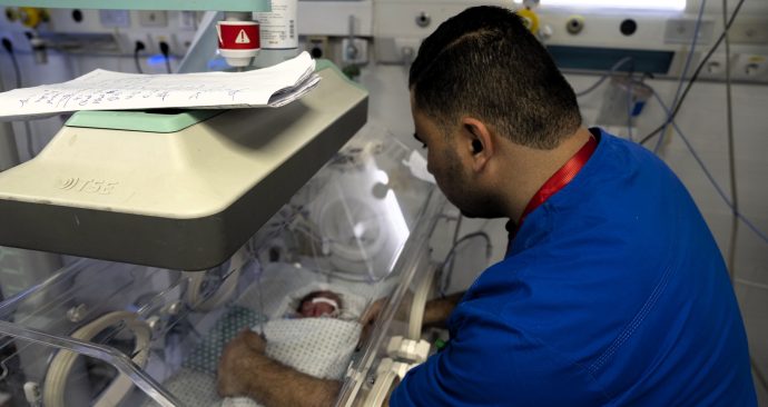 Nour Alsaqqa MSF Countries – 20 April, 2026 A staff at Al-Helou Hospital, in Gaza City, Occupied Palestinian Territory