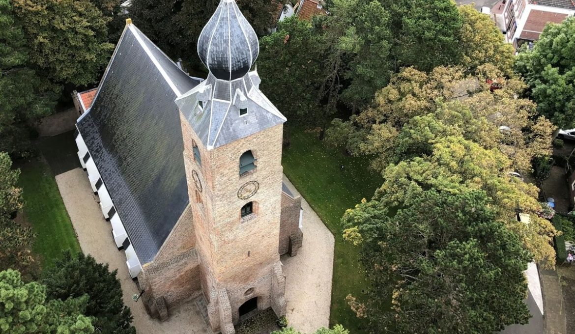 ZOUT drone foto dorpskerk – betty van reek